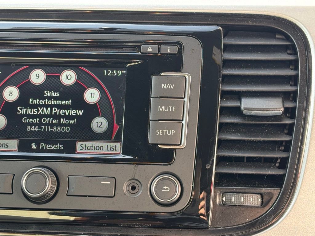 Used 2015 Volkswagen Beetle 1.8T Classic image 35