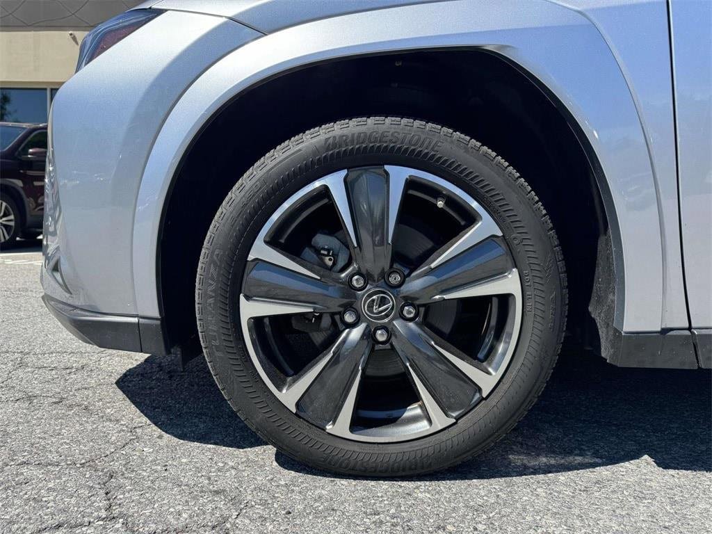 Used 2023 Lexus UX 250h AWD w/ Premium Package image 10