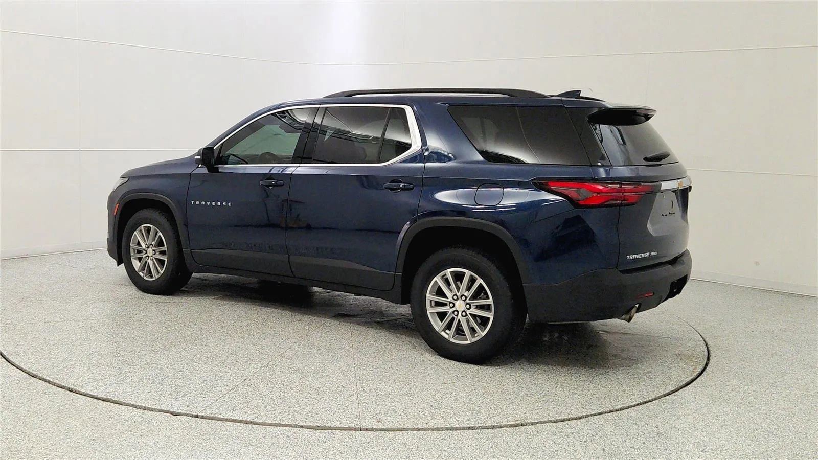Used 2022 Chevrolet Traverse LT image 5