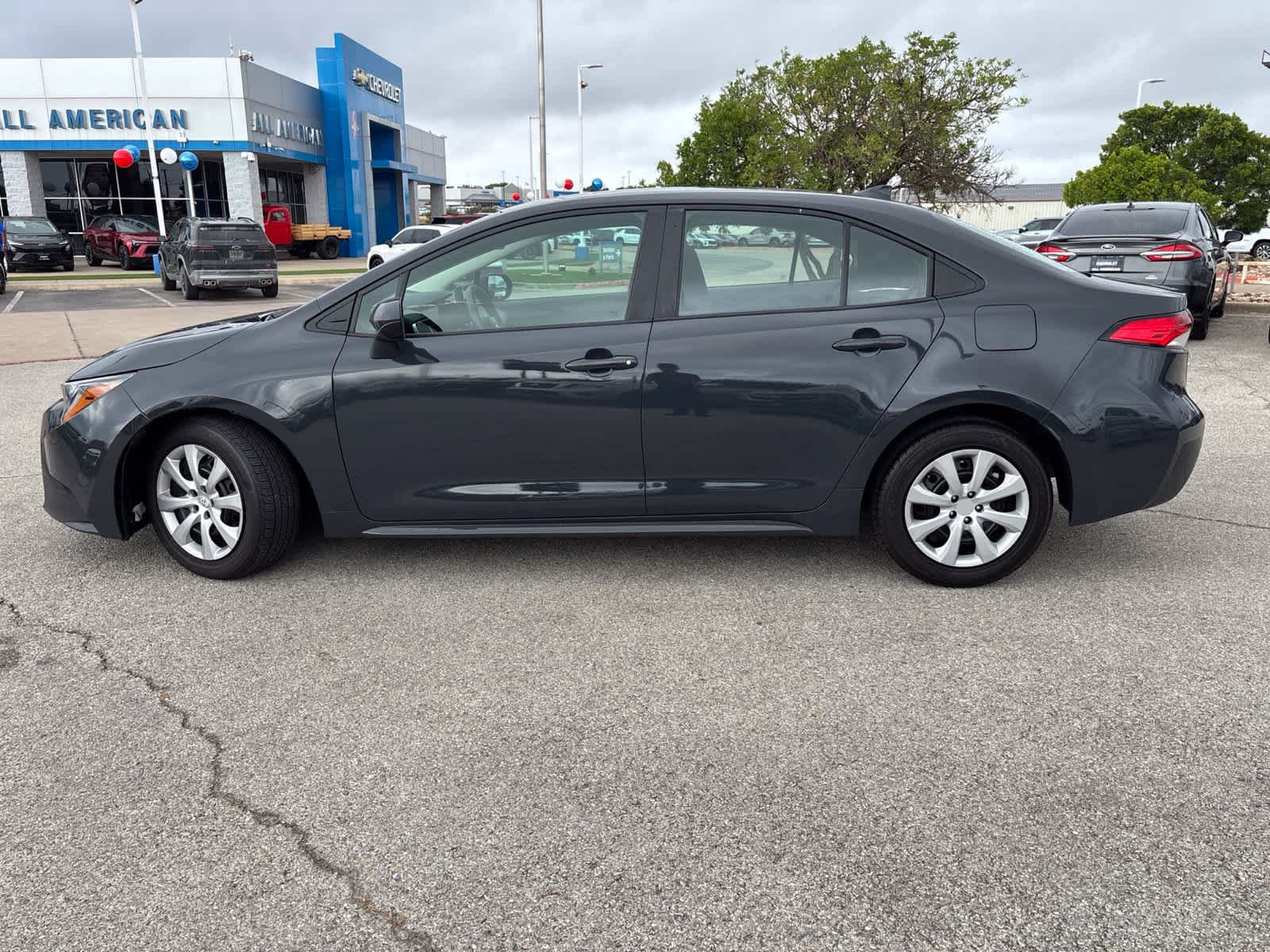 Used 2025 Toyota Corolla LE FWD image 9