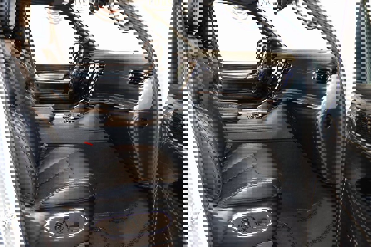 Used 2024 Jeep Wagoneer L Series II w/ Flexible Seating Group image 58