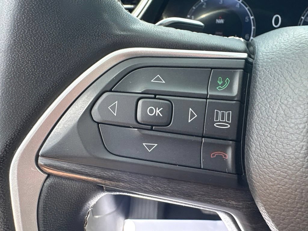 Used 2023 Jeep Grand Cherokee L Limited AWD/4WD image 19