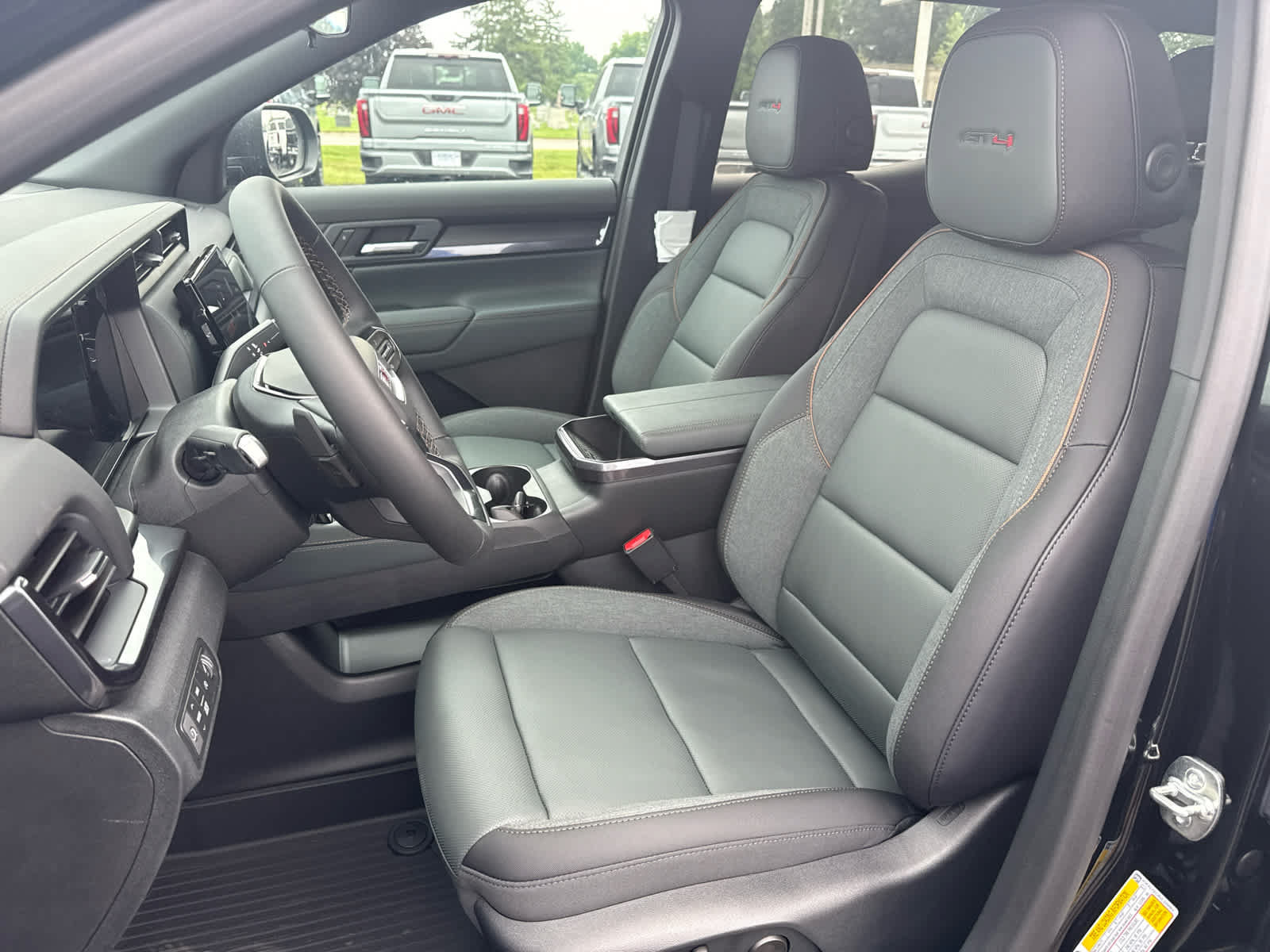 New 2027 GMC Terrain AT4 w/ Convenience Package III AWD/4WD image 10