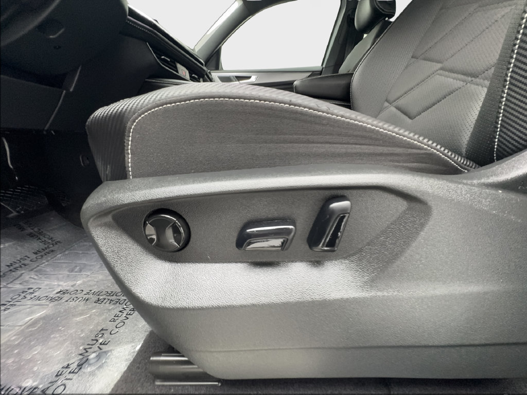 Used 2024 Volkswagen Atlas Cross Sport SE FWD image 23