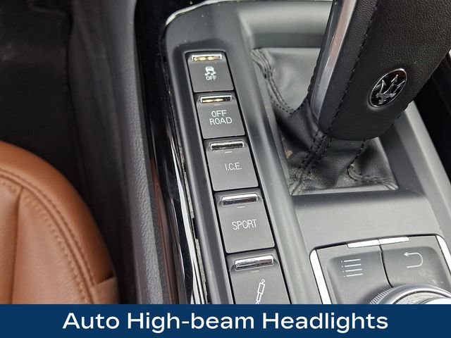 Used 2020 Maserati Levante AWD/4WD image 16