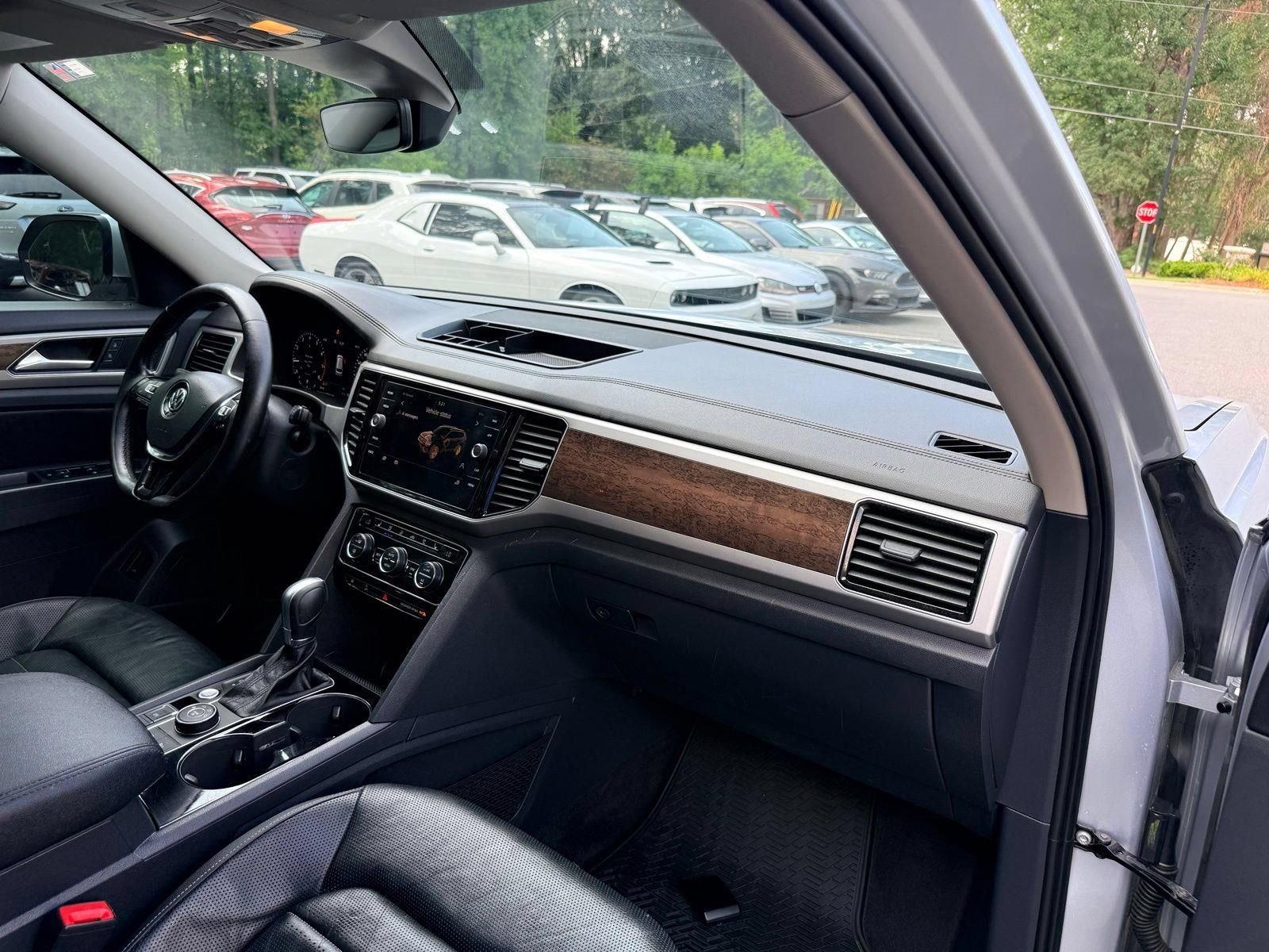 Used 2018 Volkswagen Atlas SEL Premium AWD/4WD image 24