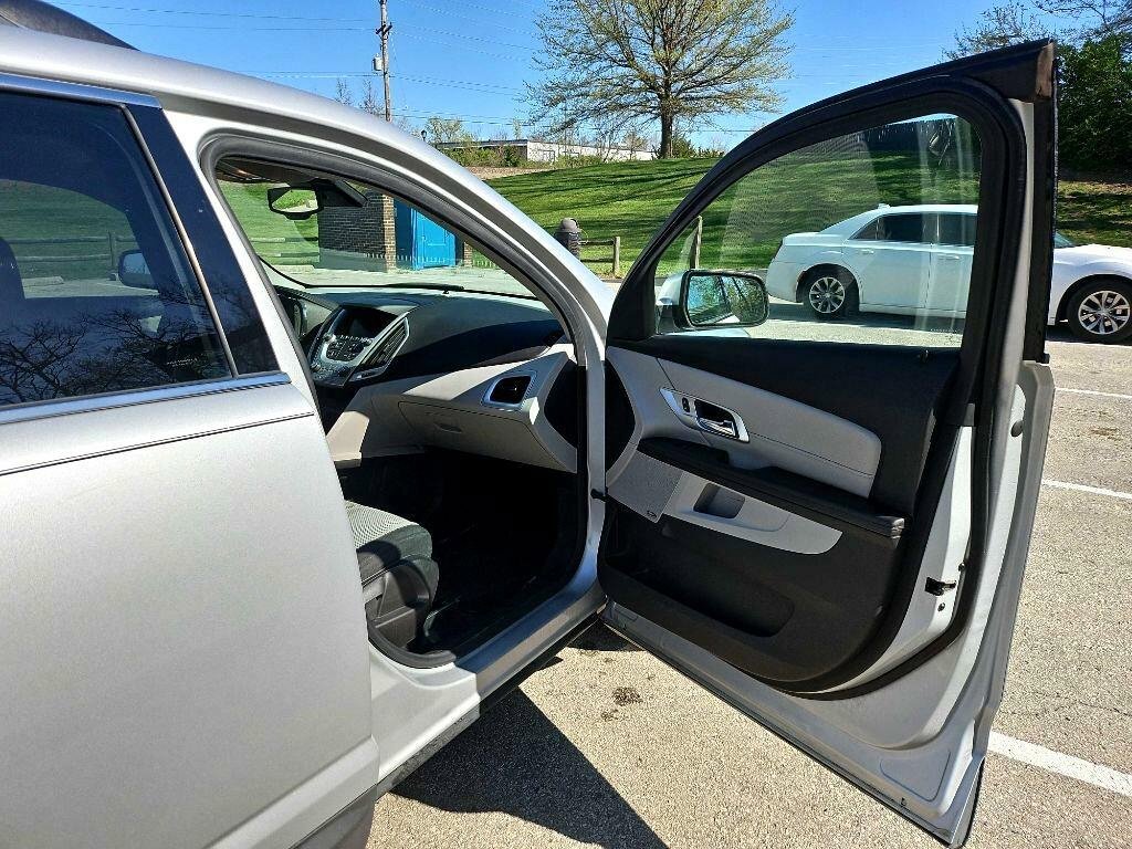 Used 2016 GMC Terrain SLE image 17