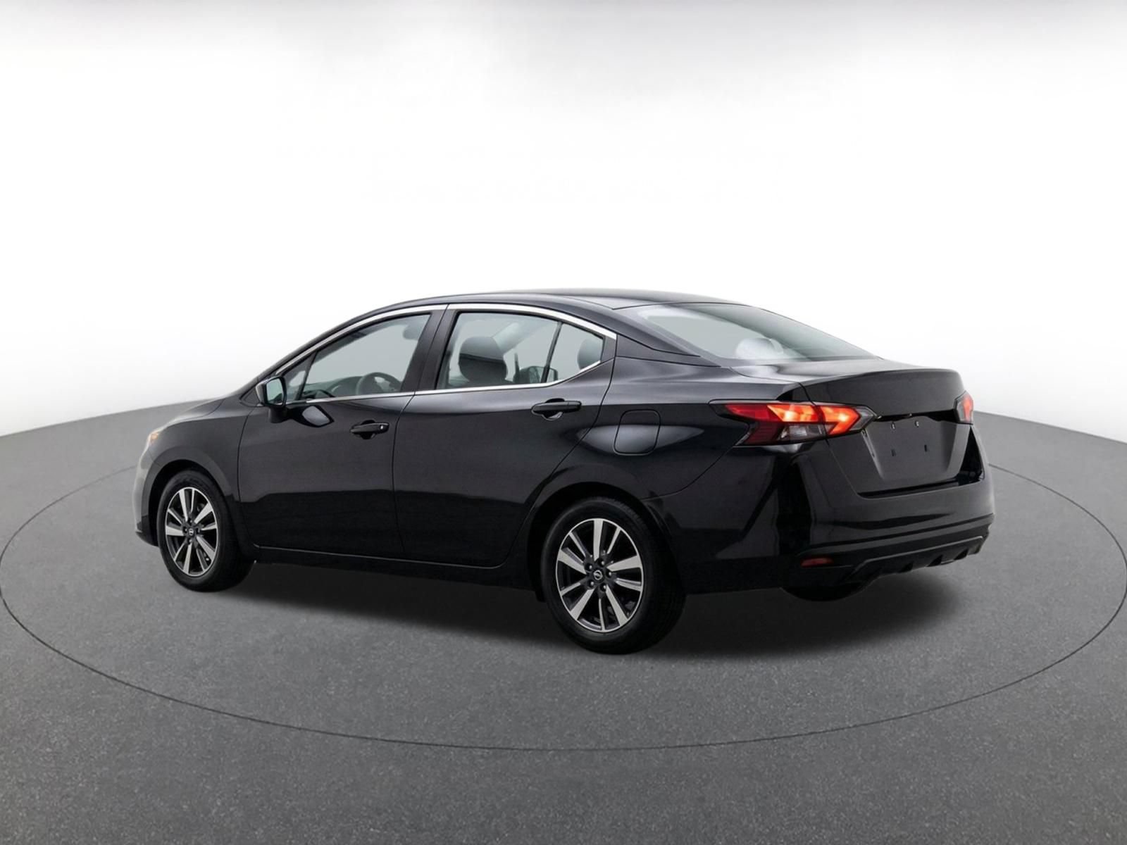 Used 2025 Nissan Versa SV FWD image 7