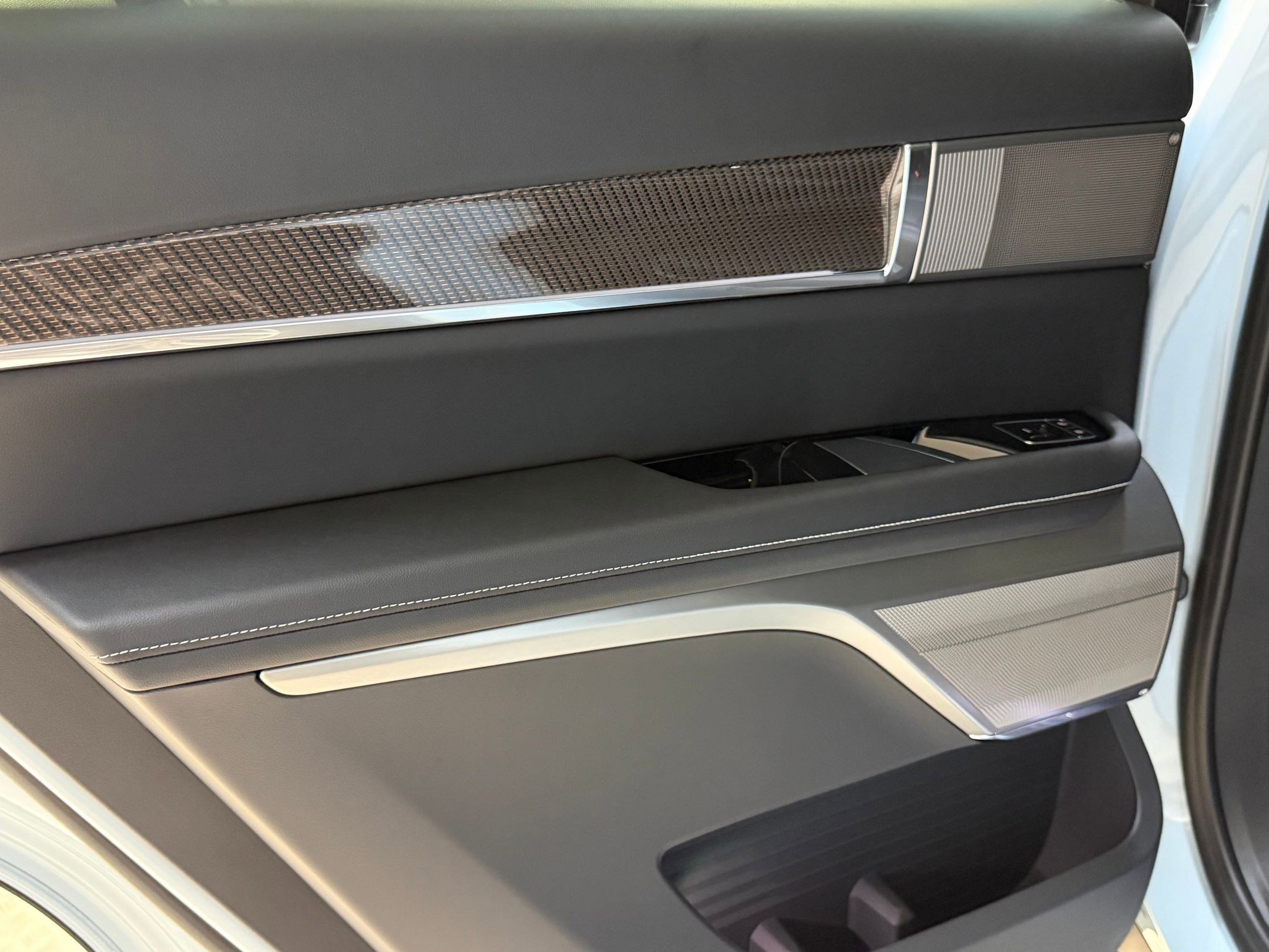 New 2026 Cadillac Vistiq Sport image 21