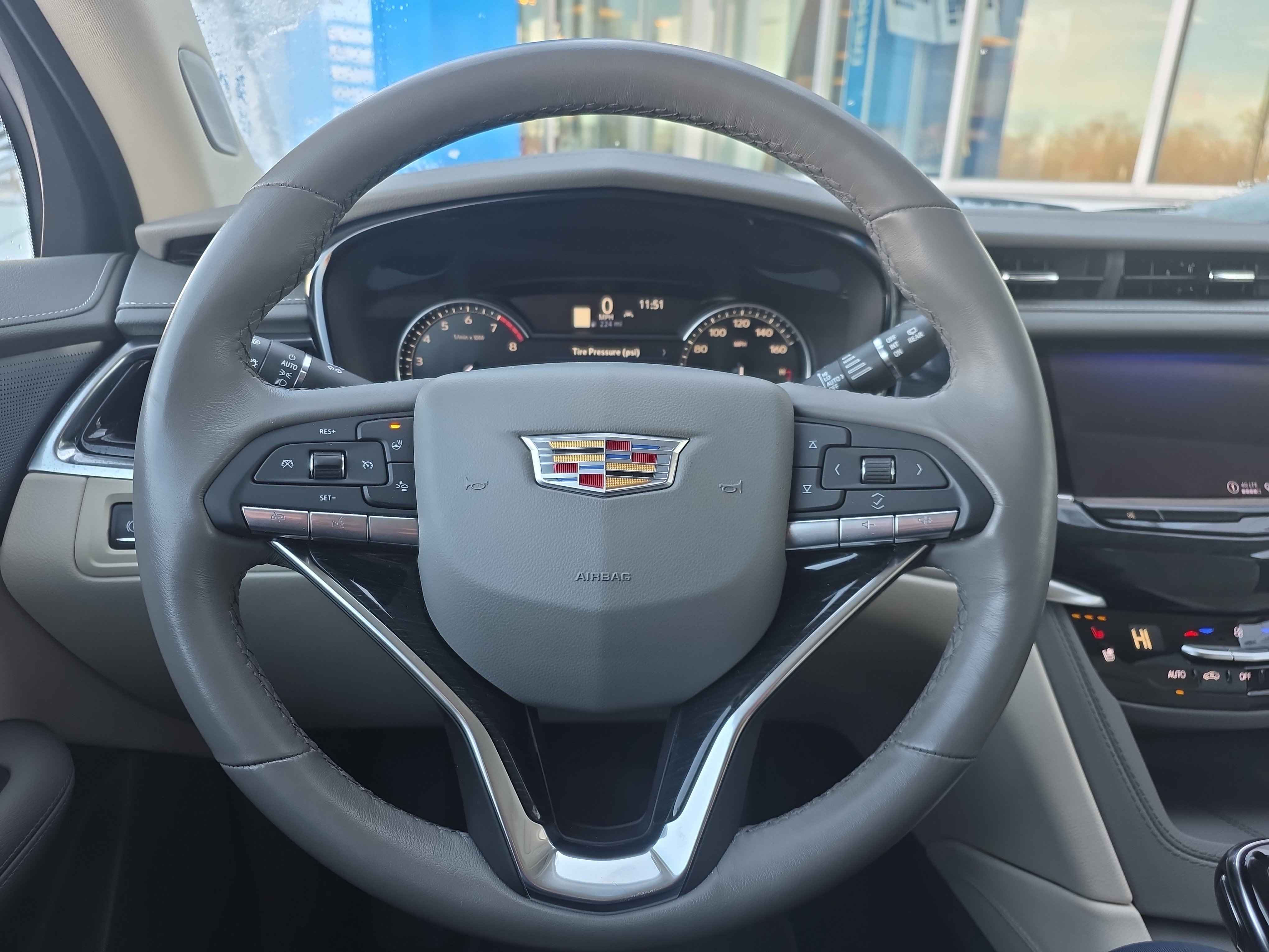 Used 2025 Cadillac XT6 Premium Luxury image 14