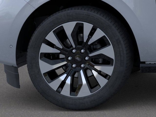 New 2025 Ford Expedition Platinum w/ Driver's Package image 19