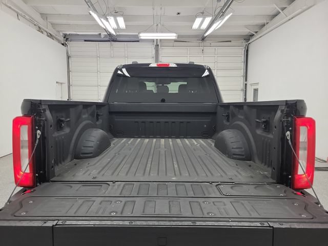 Used 2023 Ford F250 XLT w/ FX4 Off-Road Package AWD/4WD image 9