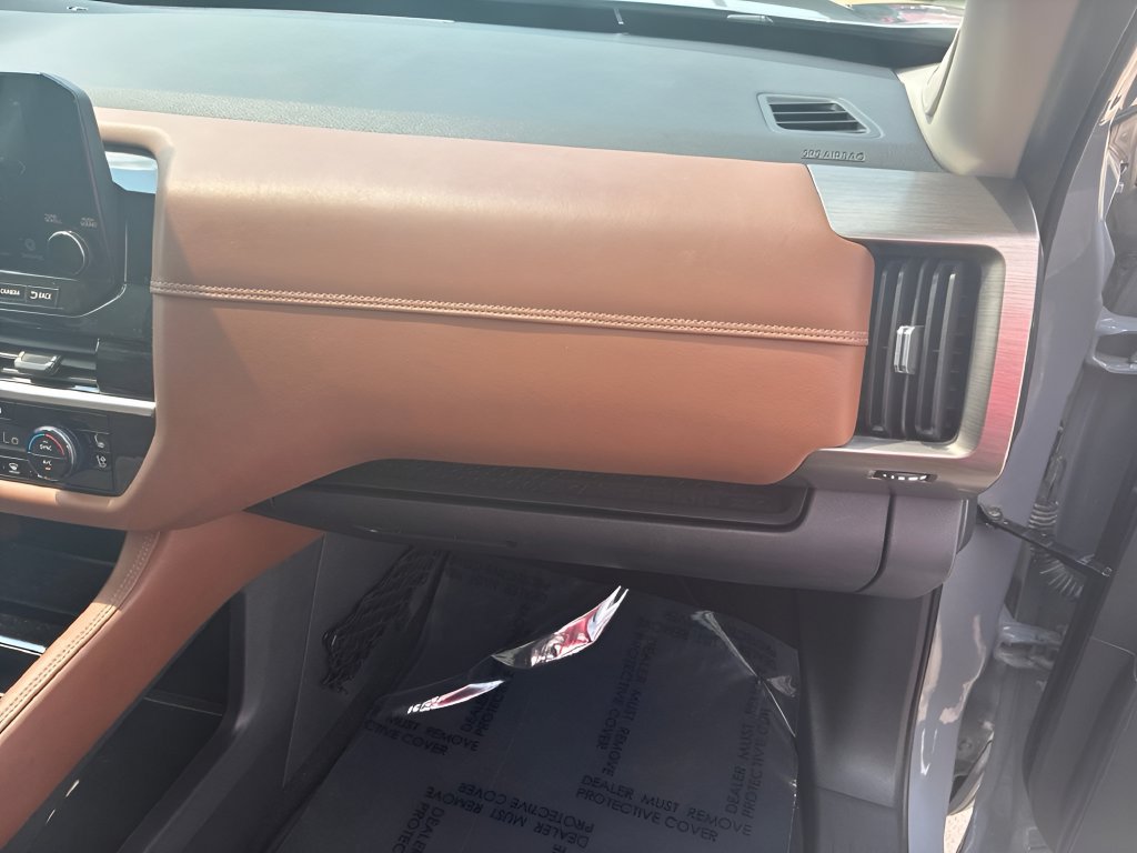 Used 2023 Nissan Pathfinder Platinum AWD/4WD image 13
