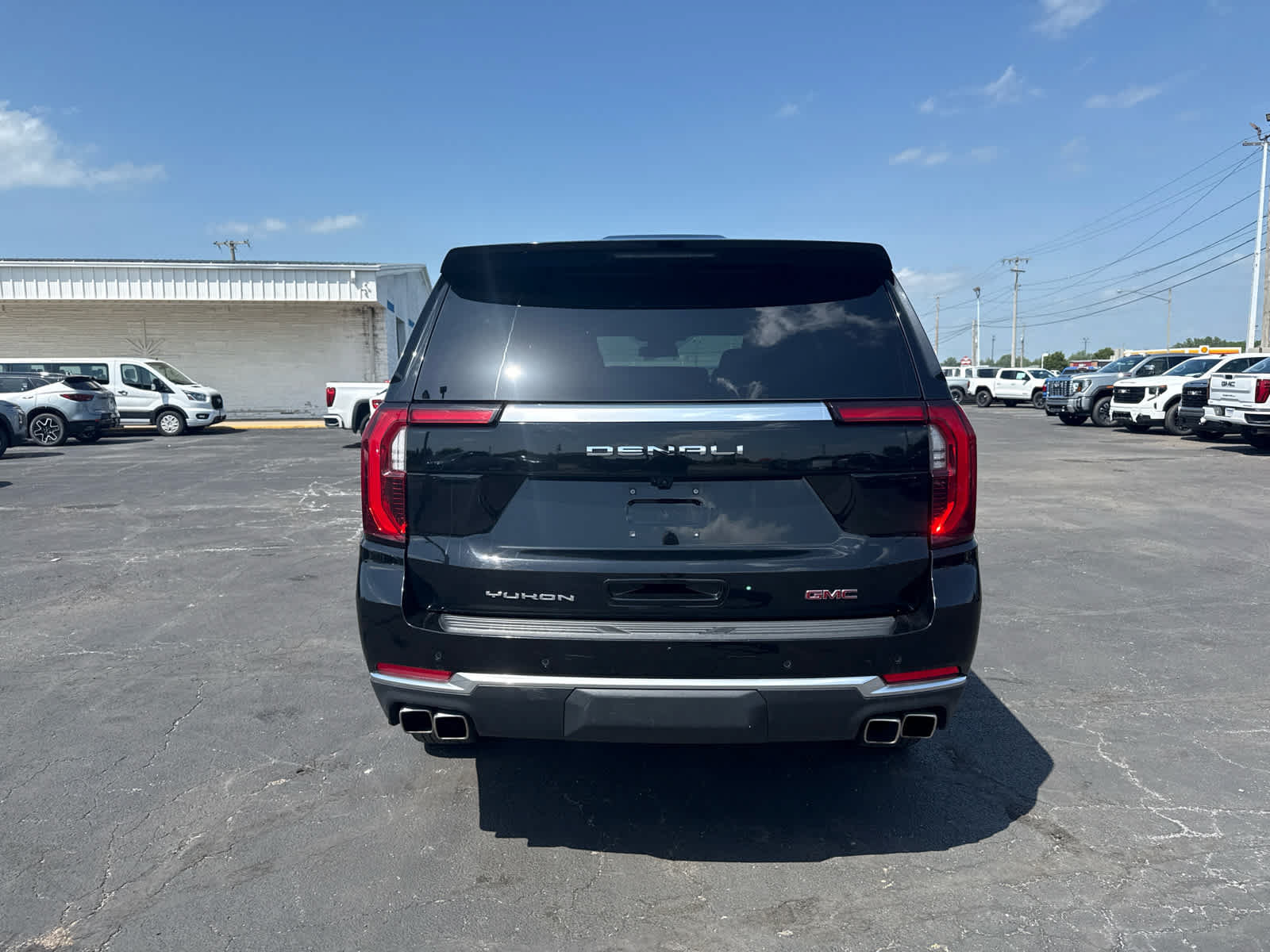 Used 2025 GMC Yukon Denali AWD/4WD image 4