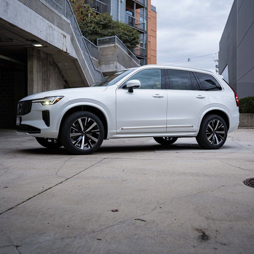 New 2026 Volvo XC90 B5 Core AWD/4WD image 3