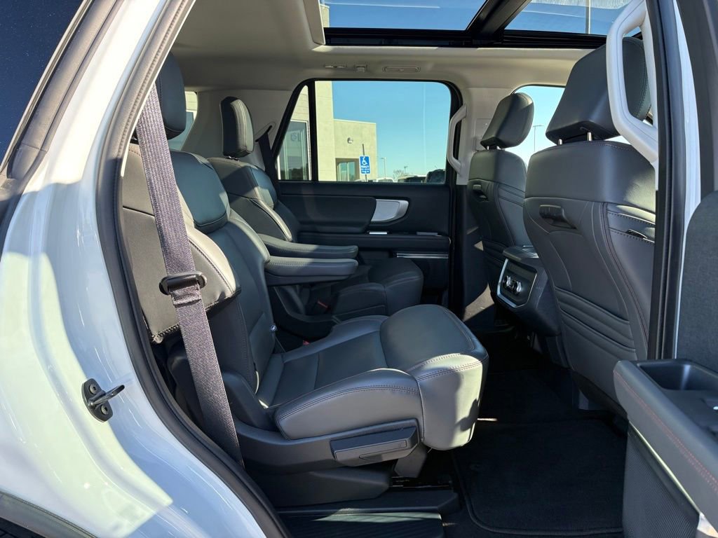 Certified 2025 Ford Expedition Active image 22