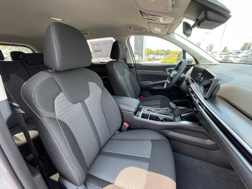 New 2026 Kia Sorento LX FWD image 32