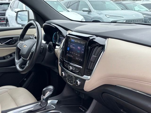 Used 2022 Chevrolet Traverse LT image 15