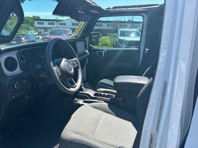 Certified 2024 Jeep Wrangler Unlimited w/ Convenience Group AWD/4WD image 30