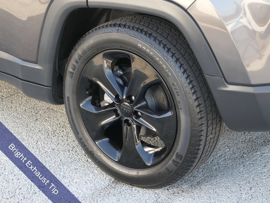 Used 2019 Jeep Compass Latitude FWD image 11