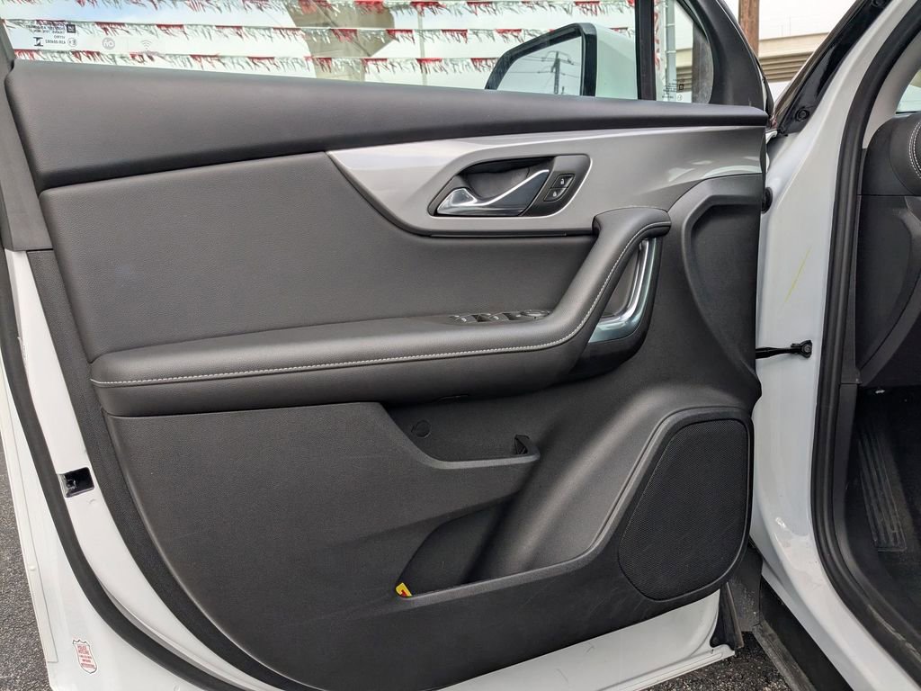 Used 2025 Chevrolet Blazer LT image 13