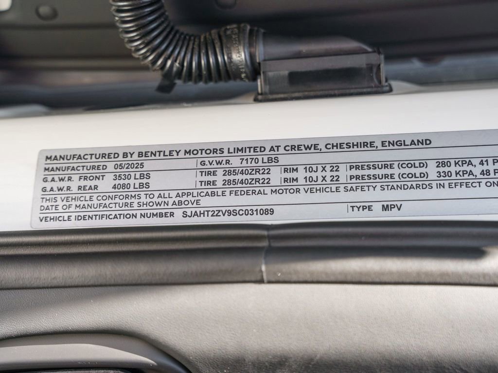 Used 2025 Bentley Bentayga Extended Wheelbase image 39