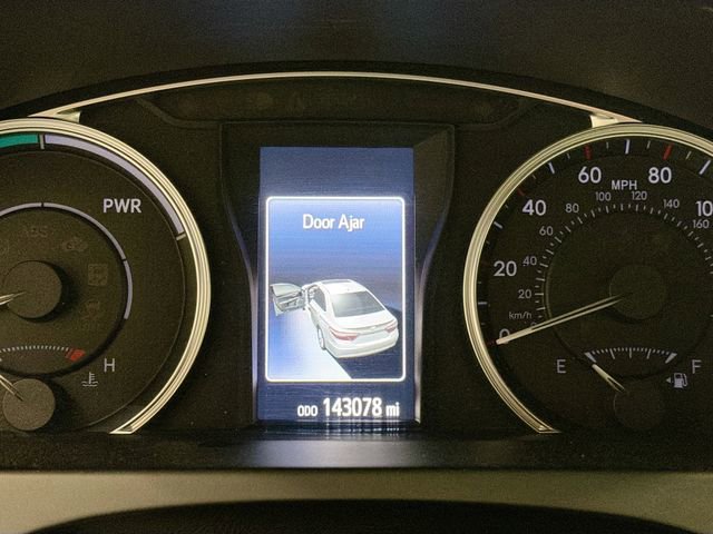 Used 2017 Toyota Camry SE image 10