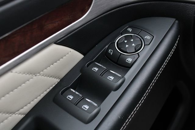 Used 2018 Ford Explorer Platinum AWD/4WD image 8