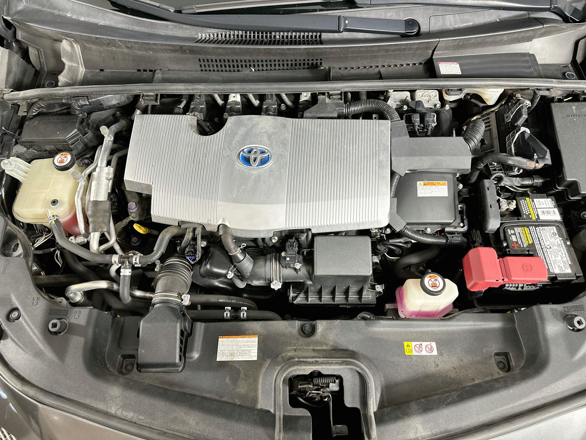 Used 2020 Toyota Prius Prime XLE FWD image 31