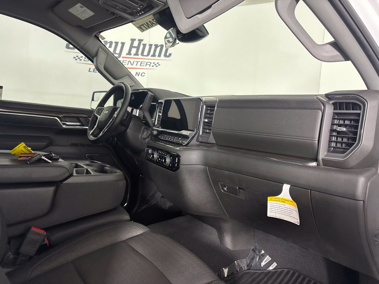 Used 2024 Chevrolet Silverado 1500 LT RWD image 30