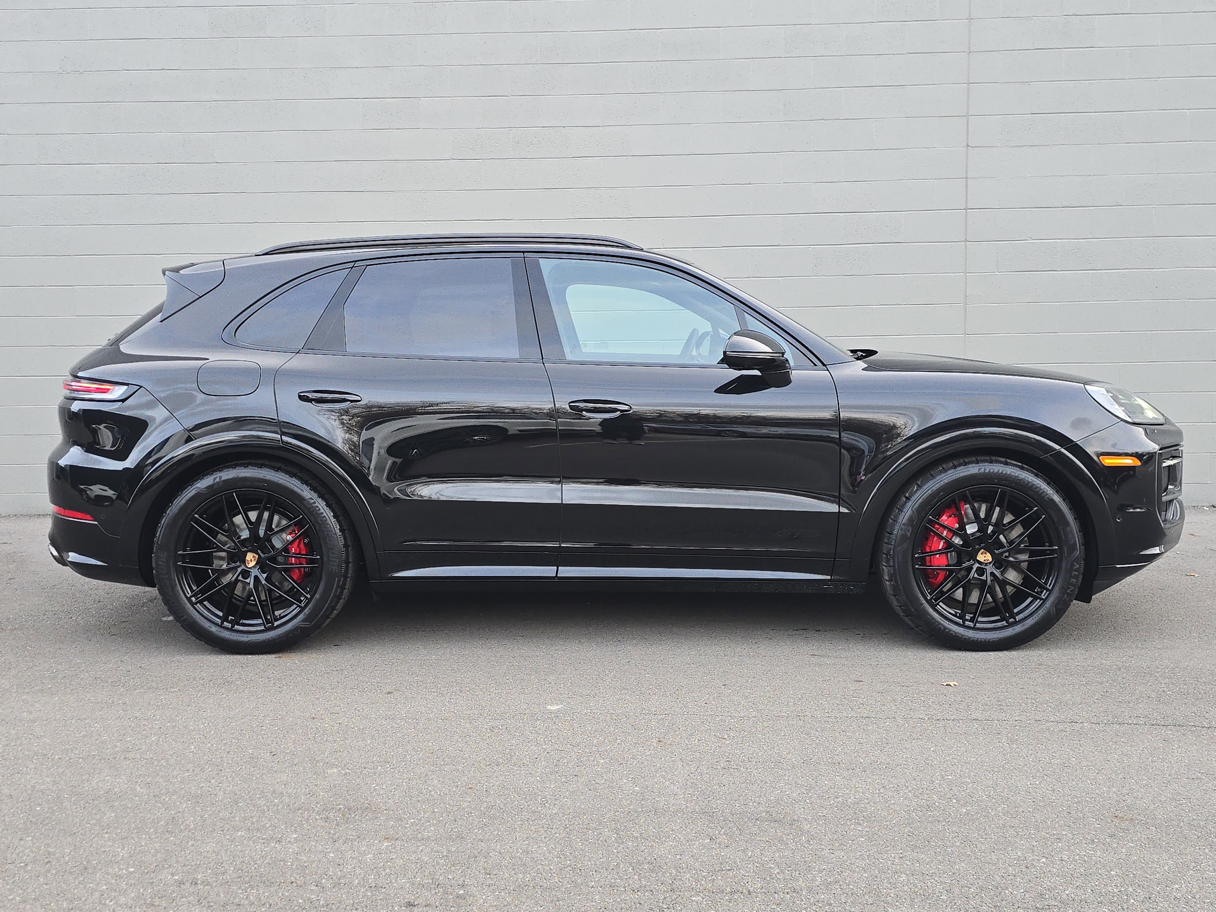 New 2026 Porsche Cayenne GTS image 10