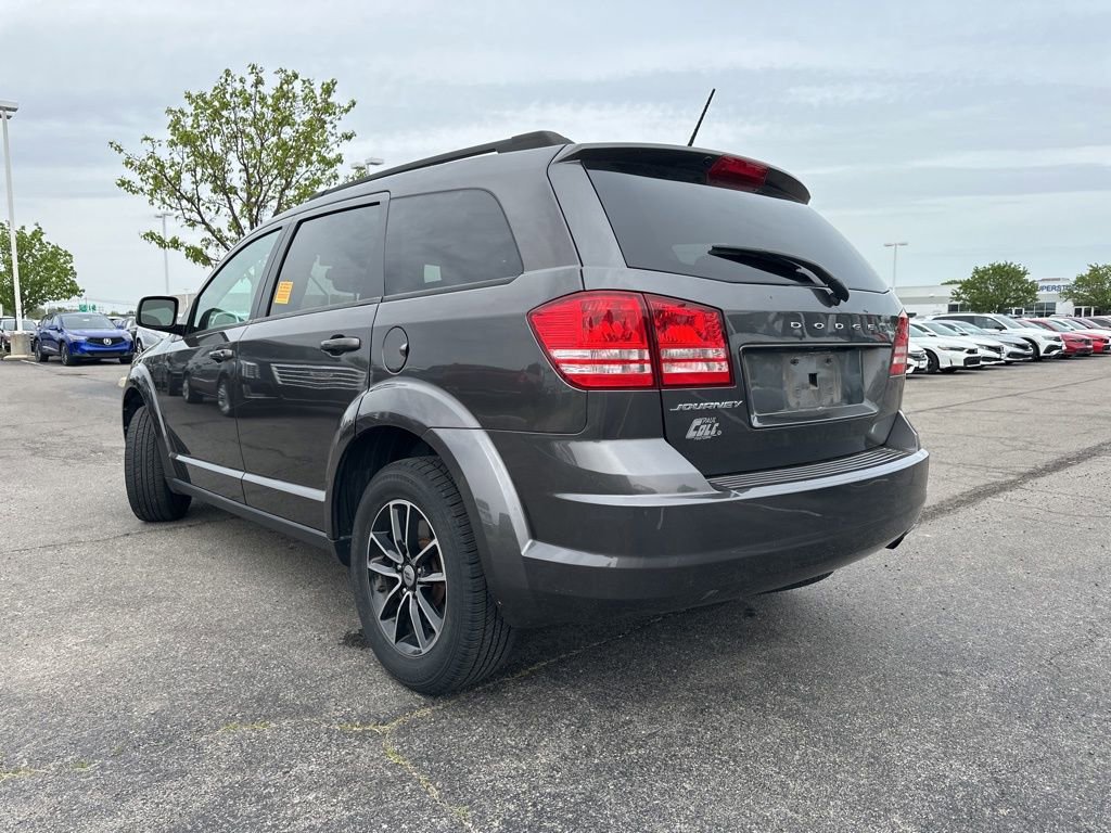 Used 2018 Dodge Journey SE w/ Blacktop Package FWD image 6