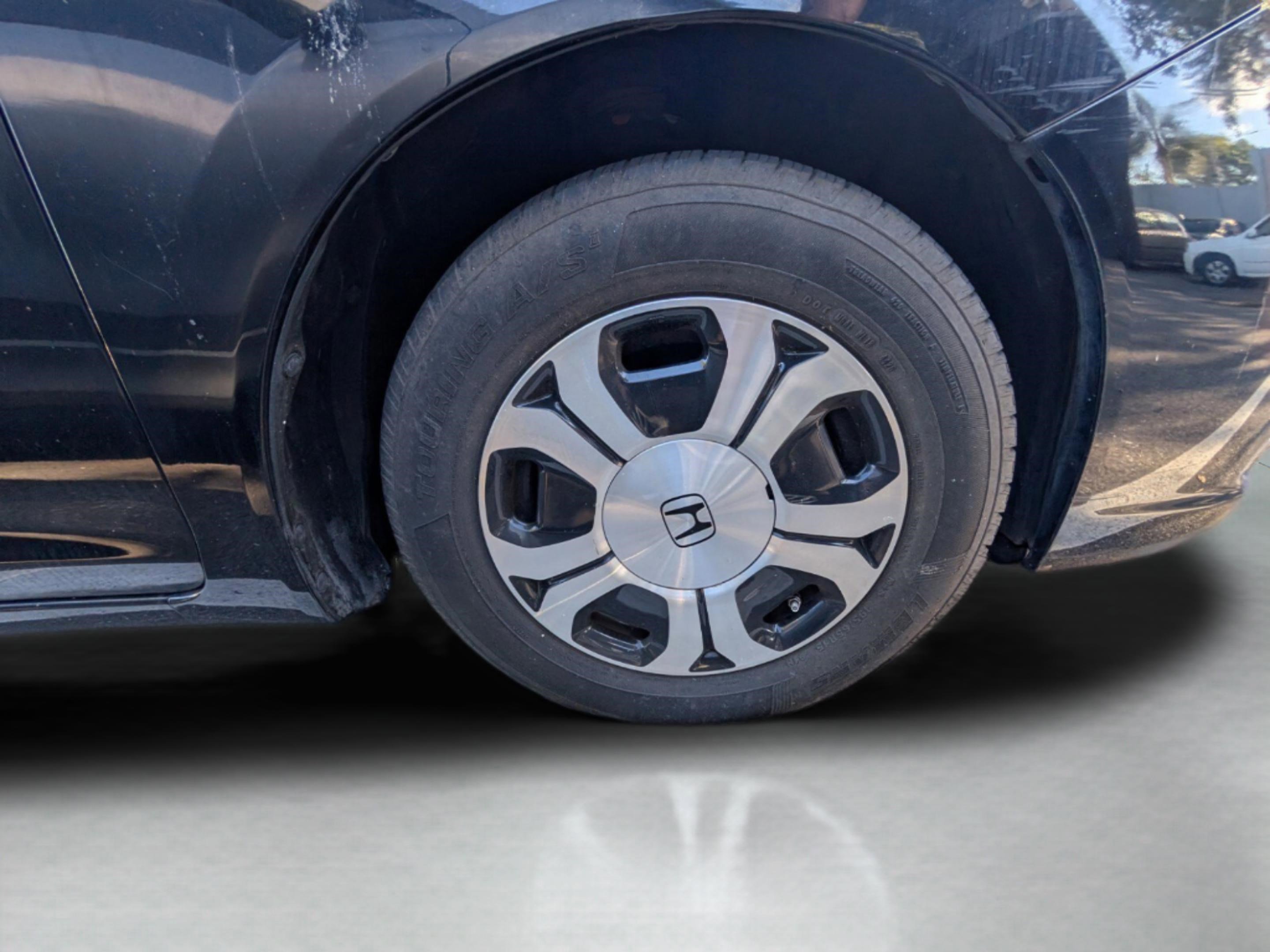 Used 2013 Honda Civic Hybrid Sedan image 26