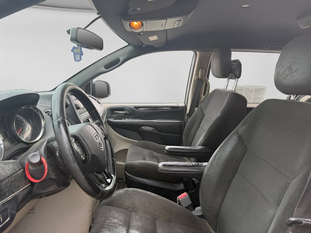 Used 2015 Dodge Grand Caravan SE FWD image 20