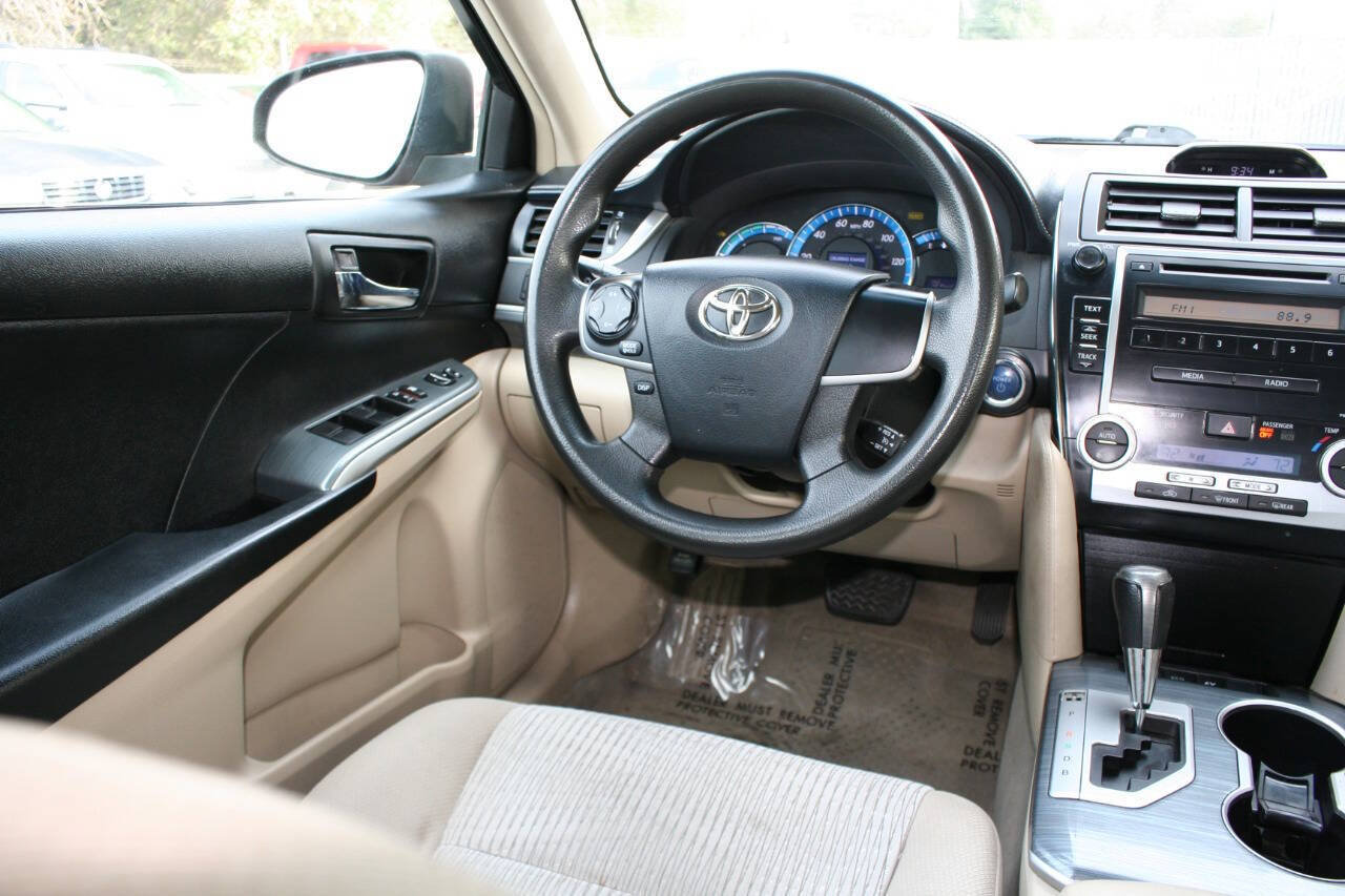 Used 2012 Toyota Camry LE w/ Preferred Accessory Pkg FWD image 14