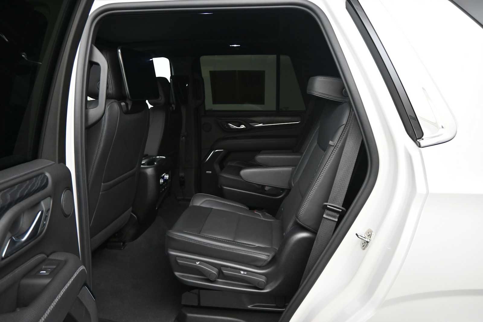 Used 2023 GMC Yukon Denali w/ Denali Reserve Package AWD/4WD image 14