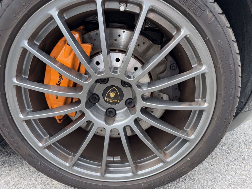 Used 2014 Lamborghini Gallardo LP 560-2 50th Anniversario RWD image 8