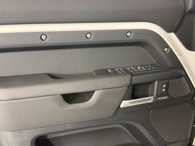 New 2026 Land Rover Defender 110 X-Dynamic SE AWD/4WD image 14