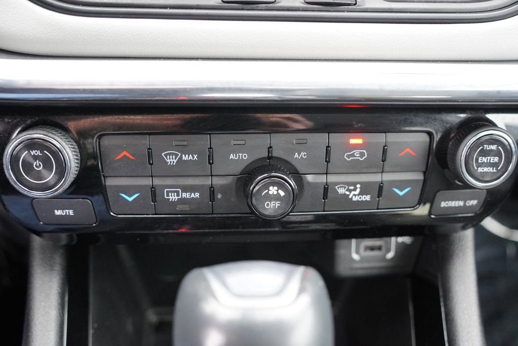 Certified 2022 Jeep Compass Limited image 27