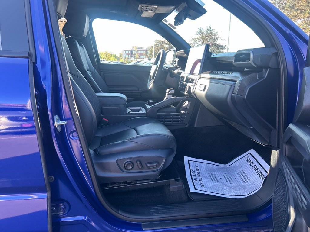 Used 2024 Toyota Tacoma Limited w/ Limited Package (LT) AWD/4WD image 13