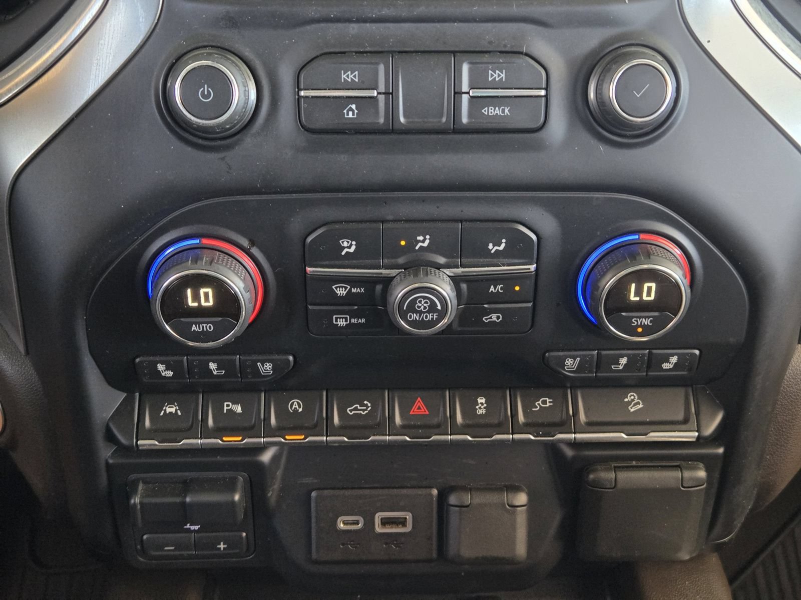 Used 2019 Chevrolet Silverado 1500 LTZ AWD/4WD image 17