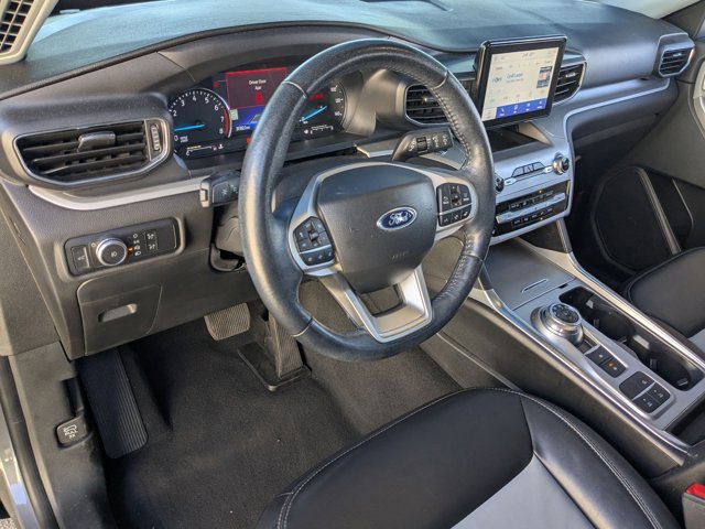 Used 2022 Ford Explorer XLT w/ Equipment Group 202A image 10