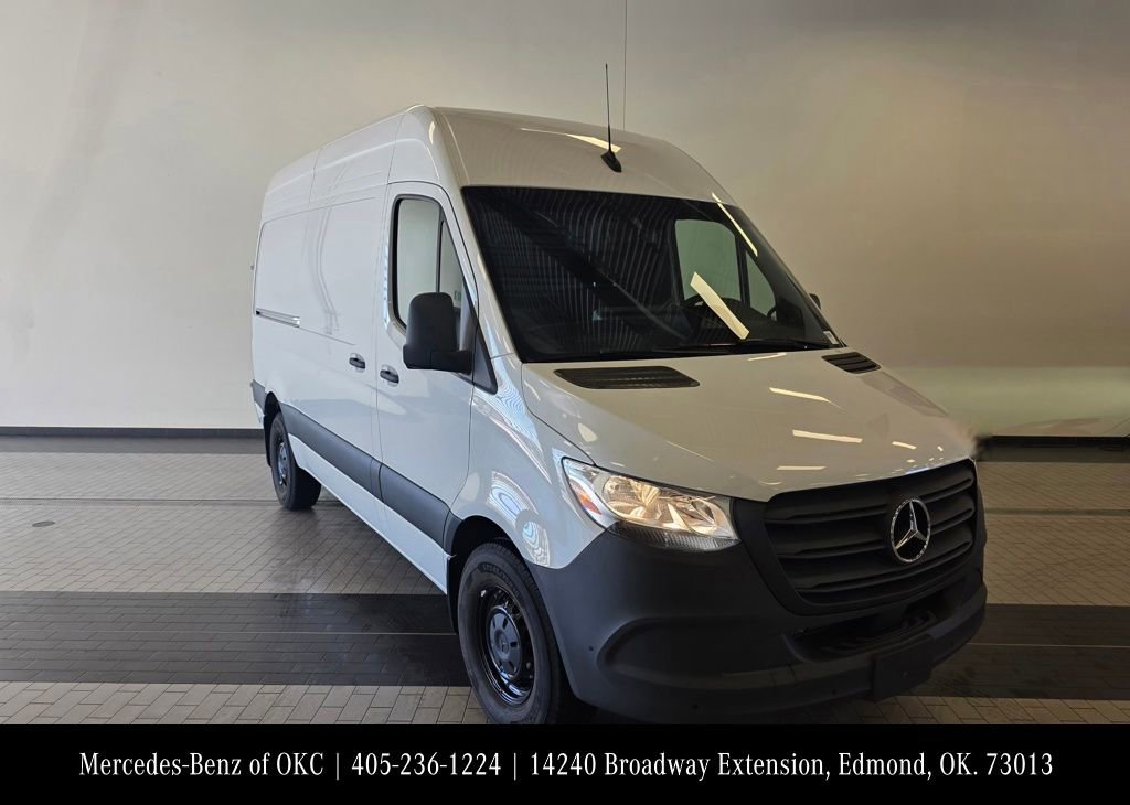 Used 2025 Mercedes-Benz Sprinter 2500 image 3