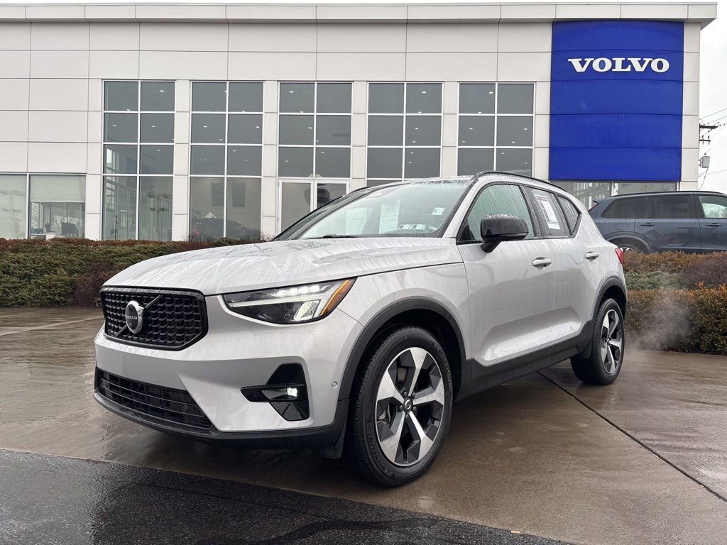 Certified 2023 Volvo XC40 B5 Plus w/ Driver Assist Package image 47