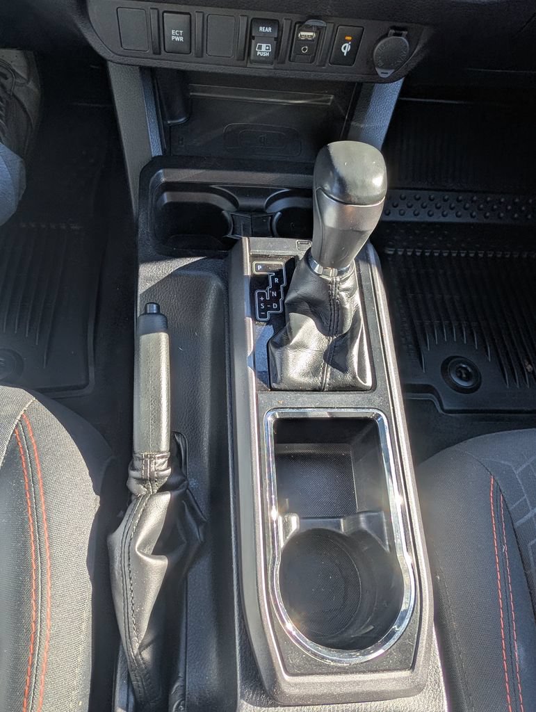 Certified 2018 Toyota Tacoma TRD Sport RWD image 24