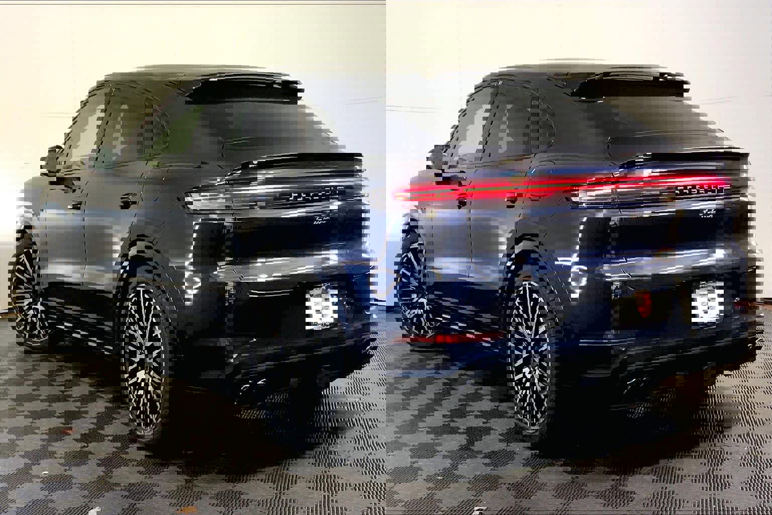 New 2026 Porsche Cayenne Turbo image 3