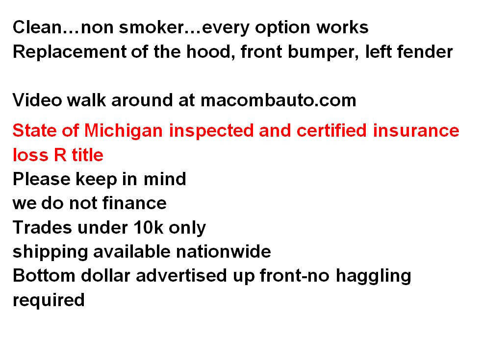 Used 2014 Chrysler Town & Country Touring image 2