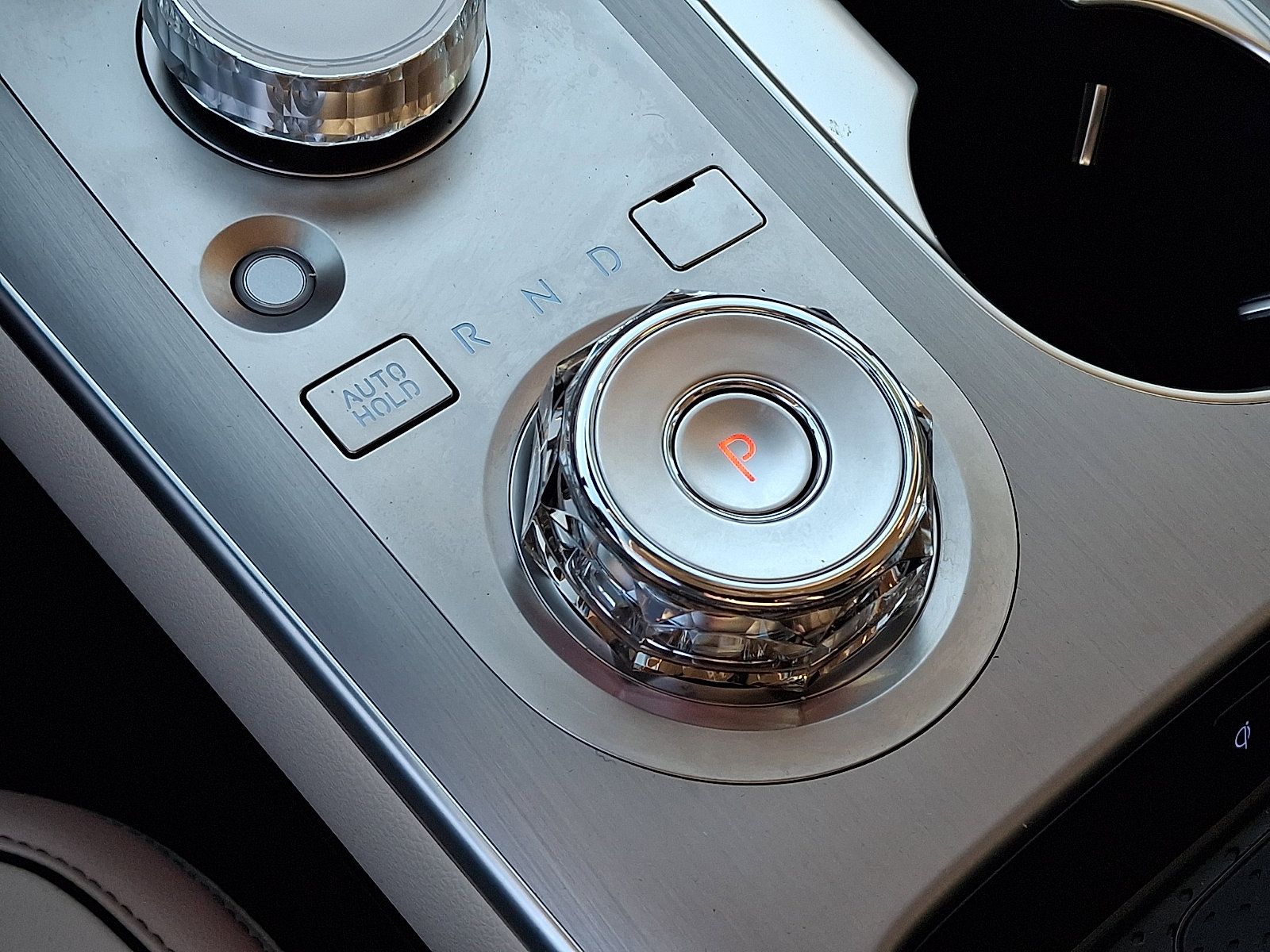 Certified 2026 Genesis GV70 2.5T Advanced AWD/4WD image 16