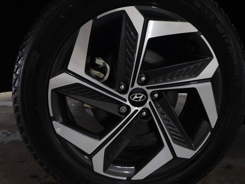 Used 2023 Hyundai Tucson Limited image 31