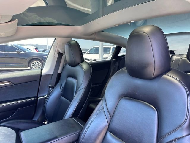 Used 2022 Tesla Model 3 Long Range AWD/4WD image 17
